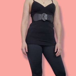 Black alligator pattern stretch belt, never worn so she's flawless, size small